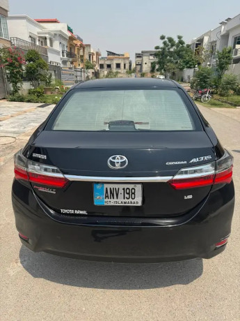 toyota-corolla-altis-automatic-16-2019-big-5