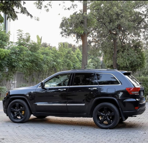 grand-jeep-cherokee-big-2
