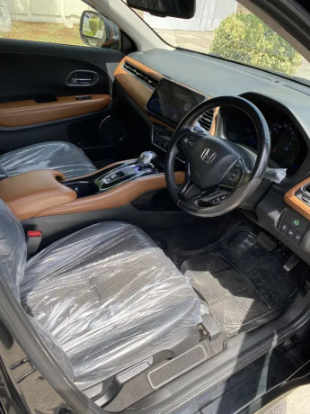 honda-vezel-z-orange-room-b2b-original-2014-model-2015-registered-big-7