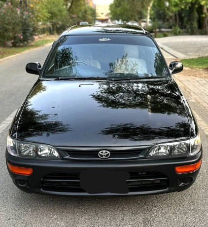 toyota-corolla-altis-x-manual-16-big-0
