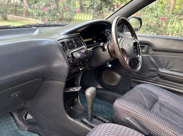 toyota-corolla-altis-x-manual-16-big-7