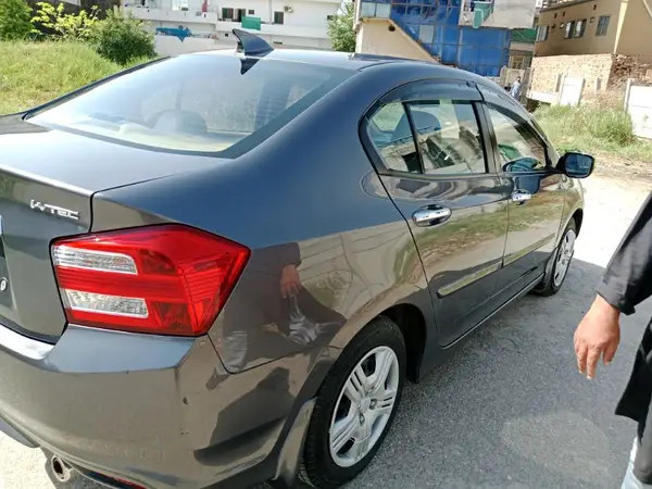 honda-city-ivtec-2018-big-9
