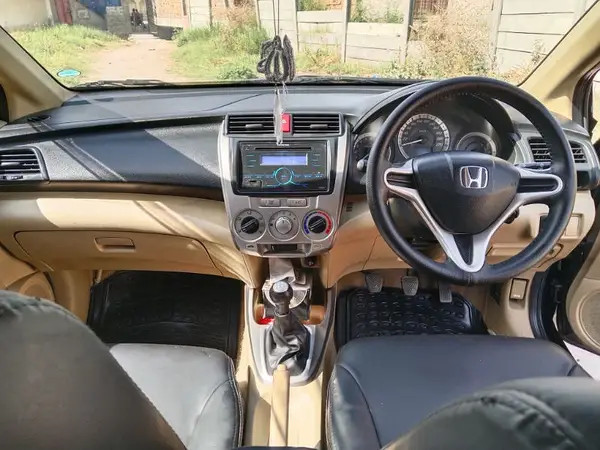 honda-city-ivtec-2018-big-10