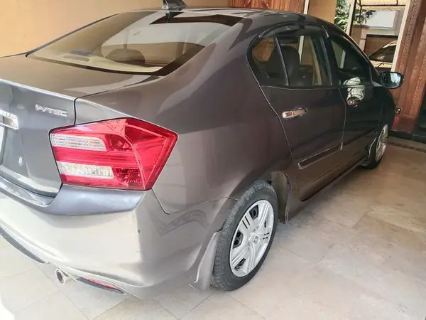honda-city-ivtec-2018-big-5
