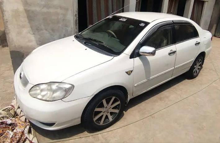 toyota-corolla-gli-2005-big-1
