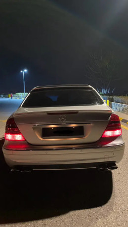 mercedes-e-class-e200-big-8