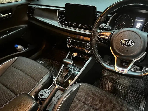 kia-rio-model-2020-2022-big-4
