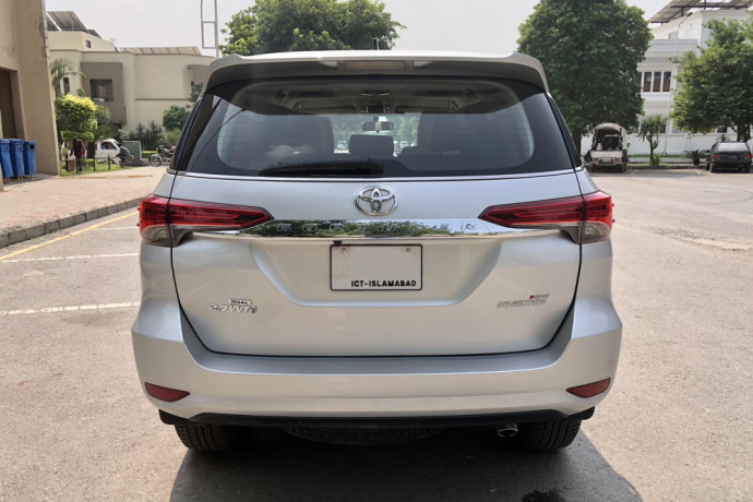 toyota-fortuner-27-vvti-2017-big-6