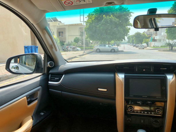 toyota-fortuner-27-vvti-2017-big-9