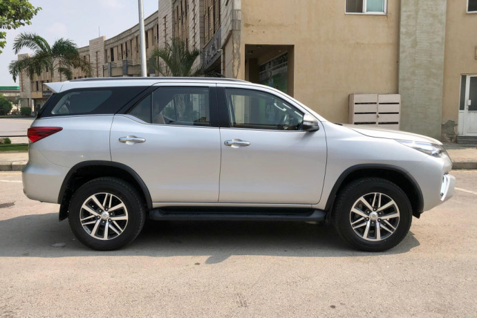 toyota-fortuner-27-vvti-2017-big-4