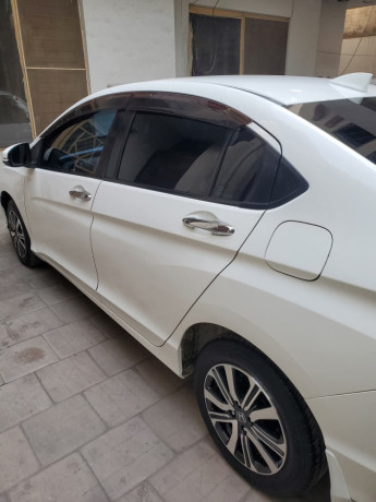 honda-city-15l-cvt-big-4