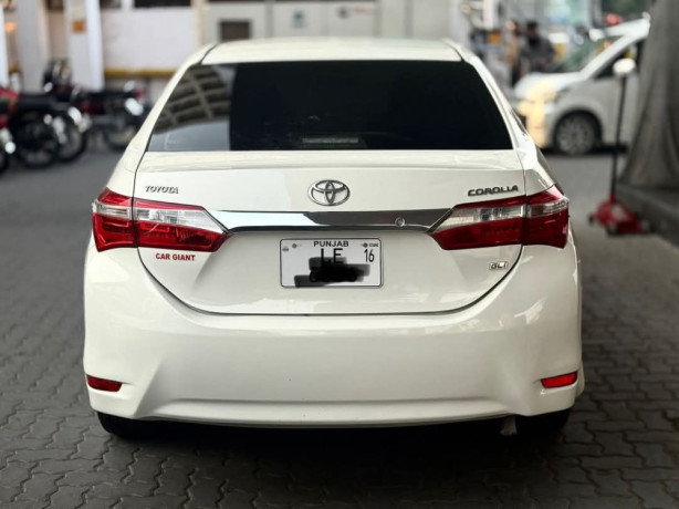 toyota-corolla-altis-x-manual-16-big-5