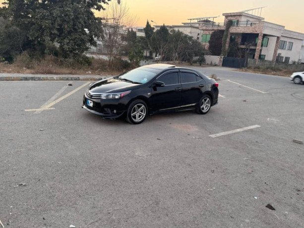 toyota-corolla-altis-x-cvt-i-18-big-3