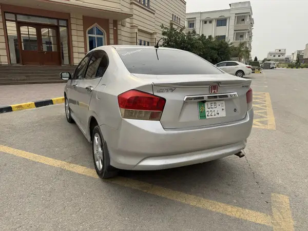 honda-city-ivtec-2010-big-0