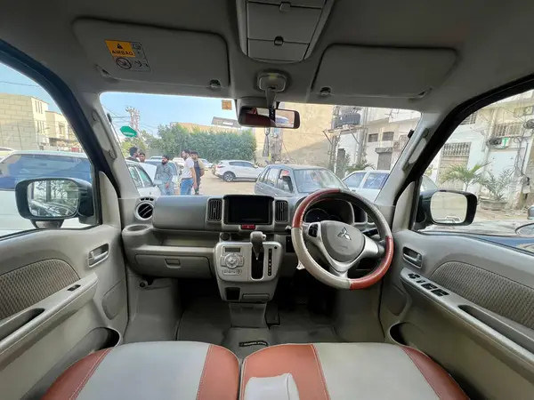 mitsubishi-town-box-201520-big-5