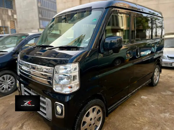 mitsubishi-town-box-201520-big-2