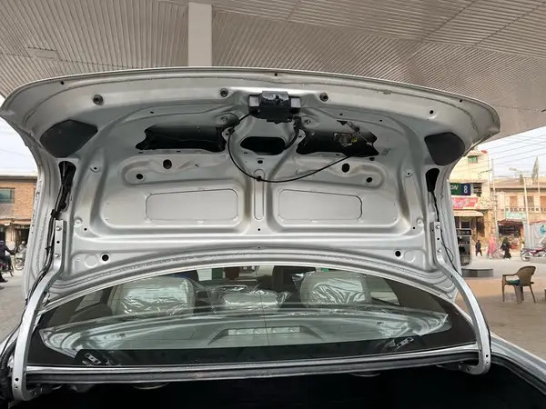 toyota-corolla-gli-2009-big-6