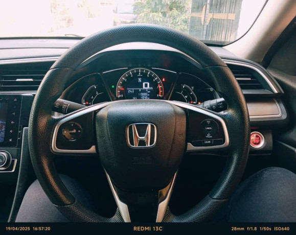 honda-civic-oriel-big-9
