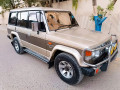 mitsubishi-pajero-1986-small-1