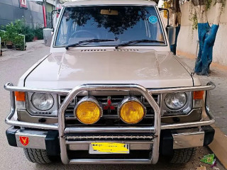 mitsubishi-pajero-1986