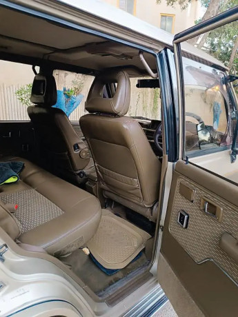 mitsubishi-pajero-1986-big-6