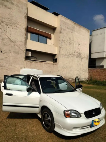 suzuki-baleno-2004-big-1