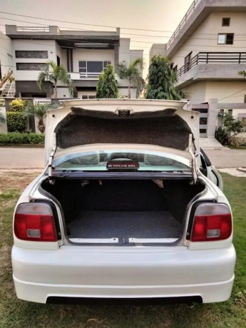 suzuki-baleno-2004-big-13