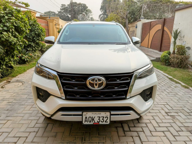 toyota-fortuner-sigma-28-big-0
