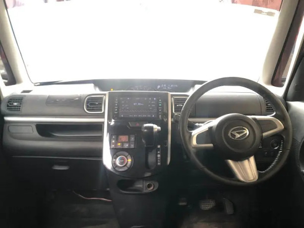 daihatsu-tanto-2015-big-6