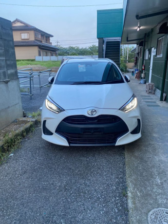 toyota-yaris-sedan-ativ-x-cvt-15-black-interior-big-6