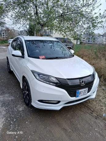 honda-vezel-2013-big-7