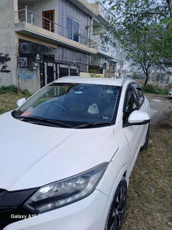 honda-vezel-2013-big-8