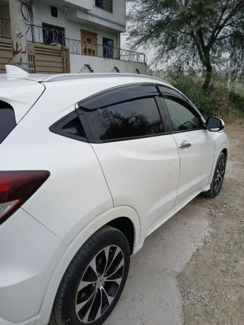 honda-vezel-2013-big-1