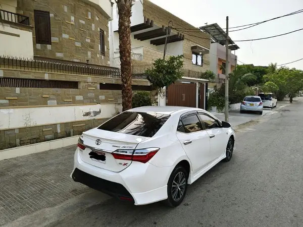 toyota-corolla-altis-16cc-model-2019nov-original-b2b-white-color-big-11