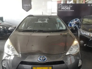 toyota-aqua-s-push-start-model-201215
