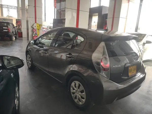 toyota-aqua-s-push-start-model-201215-big-2