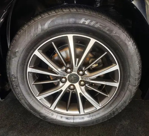 toyota-corolla-gli-automatic-model-2018-big-7
