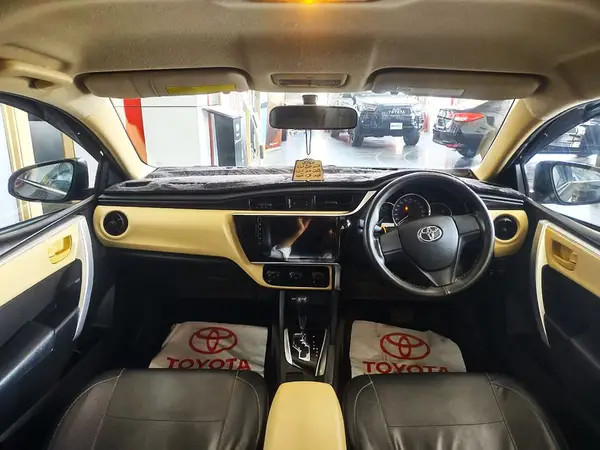 toyota-corolla-gli-automatic-model-2018-big-4