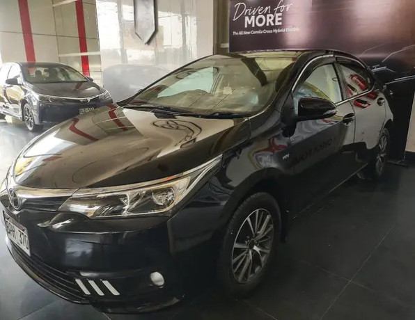 toyota-corolla-gli-automatic-model-2018-big-2