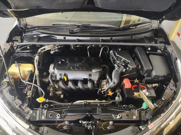 toyota-corolla-gli-automatic-model-2018-big-6