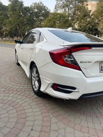 honda-civic-oriel-big-0