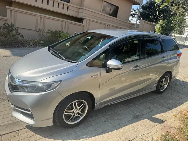 honda-fit-shuttle-hybrid-20182022-big-4