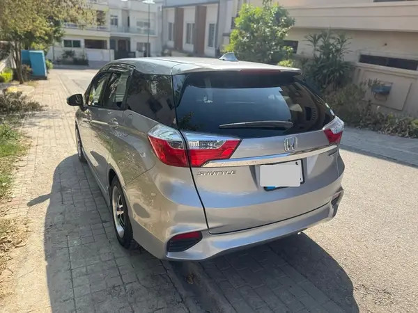 honda-fit-shuttle-hybrid-20182022-big-1