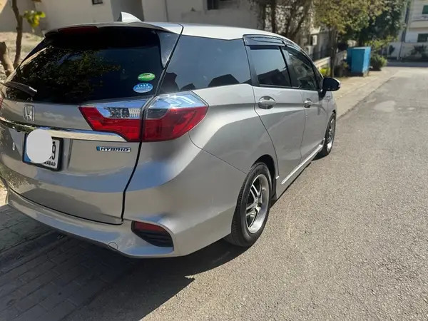 honda-fit-shuttle-hybrid-20182022-big-2