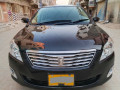 toyota-premio-f-15-small-0