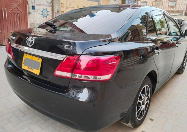 toyota-premio-f-15-big-3