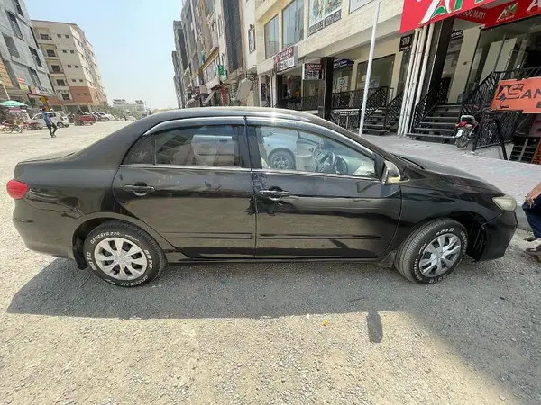 toyota-corolla-xli-2010-big-1