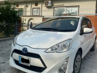 toyota-aqua-s-2015