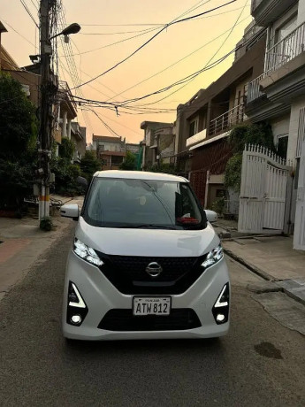 nissan-dayz-highway-star-2022-big-2