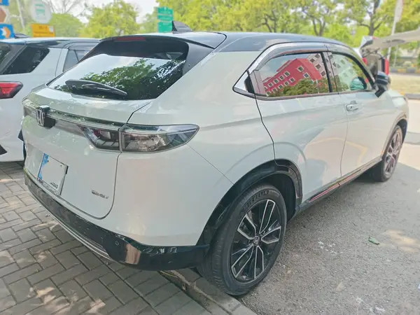 honda-vezel-2023-big-3